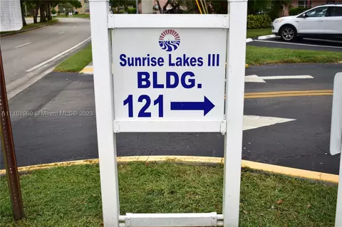 9420 Sunrise Lakes Blvd #102, Sunrise, FL 33322