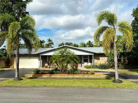 5561 SW 7th St, Plantation, FL 33317