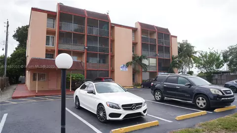 7105 W 13th Ave #405, Hialeah, FL 33014
