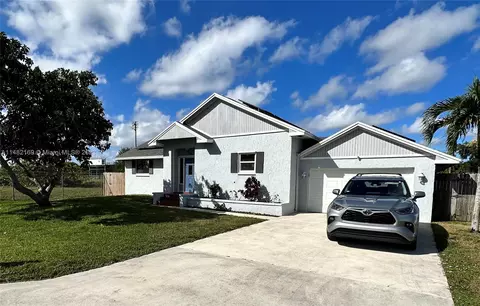 3529 Sapphire Rd, Lake Worth, FL 33462