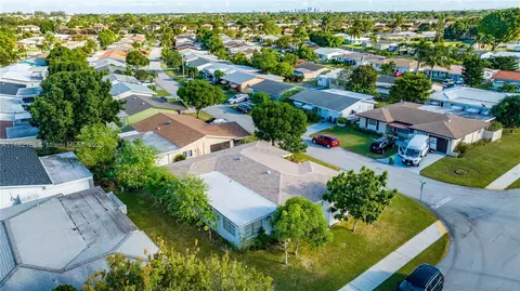4929 NW 52nd Ct, Tamarac, FL 33319