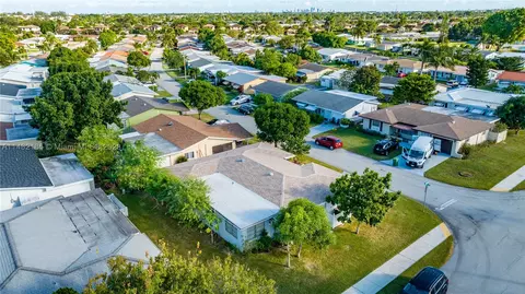 4929 NW 52nd Ct, Tamarac, FL 33319