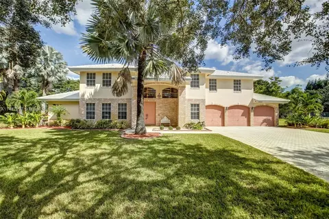 10635 SW 44th Ct, Davie, FL 33328