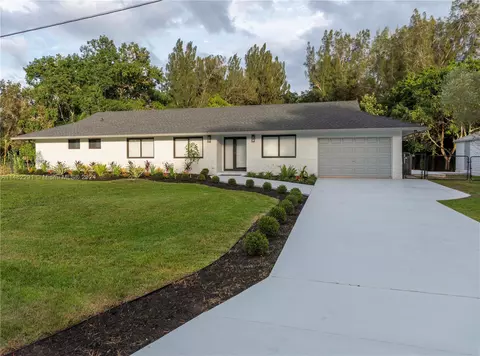 5900 SW 196th Ln, Southwest Ranches, FL 33332