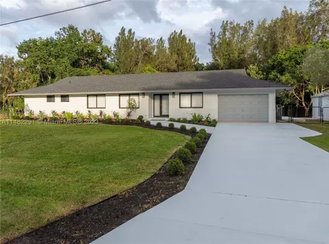 5900 SW 196th Ln, Southwest Ranches, FL 33332