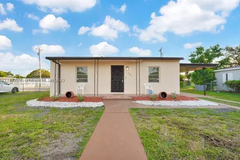 1300 NW 87th St, Miami, FL 33147