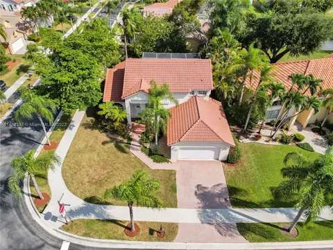 520 Water Pt, Weston, FL 33326
