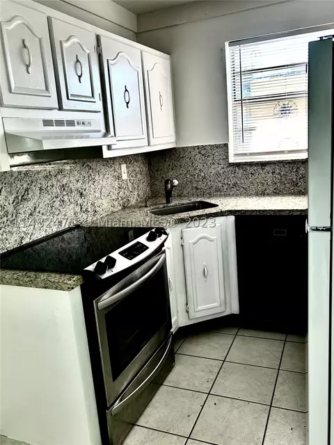 1975 NE 135th St #3F, North Miami, FL 33181