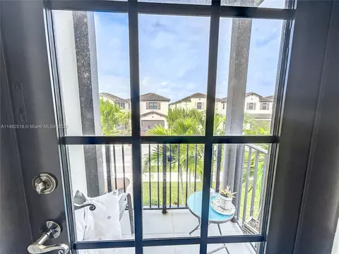 3262 W 96th Pl, Hialeah, FL 33018 photo 14