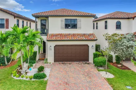 3262 W 96th Pl, Hialeah, FL 33018