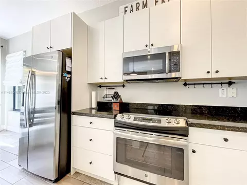 3262 W 96th Pl, Hialeah, FL 33018 photo 7