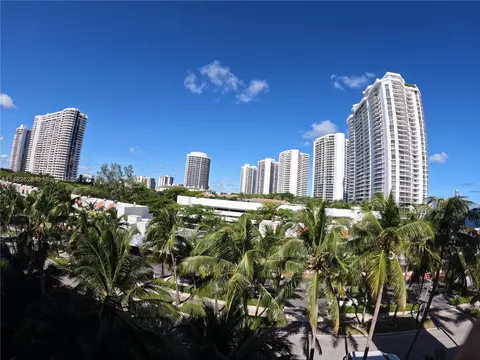 3770 NE 171st St #507, North Miami Beach, FL 33160