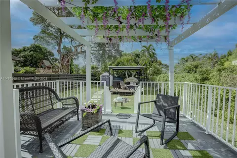 2046 SW 58th Ct, Miami, FL 33155