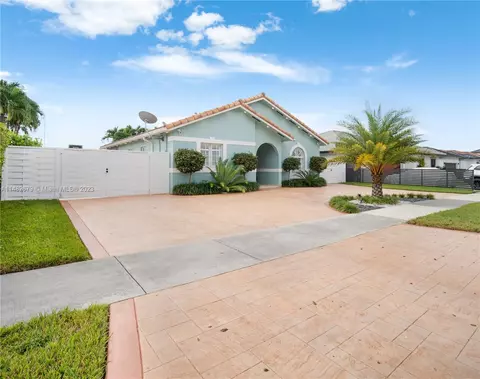 15918 SW 53rd Ter, Miami, FL 33185