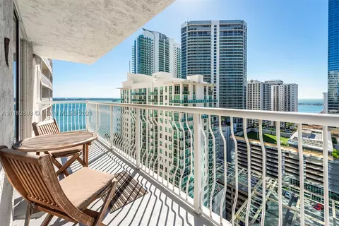 1200 Brickell Bay Dr #2523, Miami, FL 33131
