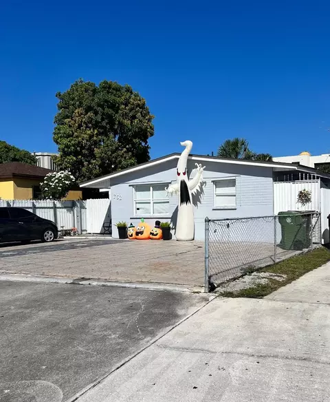 753 E 24th St, Hialeah, FL 33013 photo 1