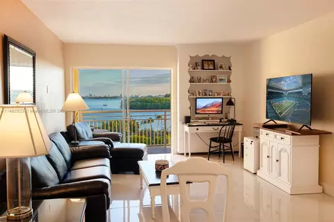 400 Kings Point Dr #602, Sunny Isles Beach, FL 33160