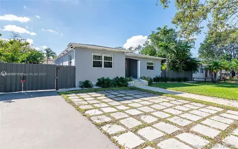 1644 Washington St, Hollywood, FL 33020