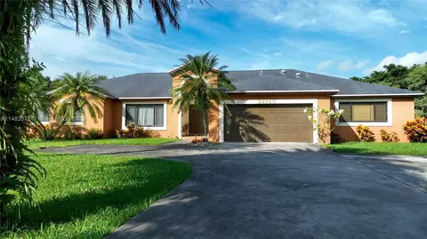24200 SW 142nd Ave, Homestead, FL 33032