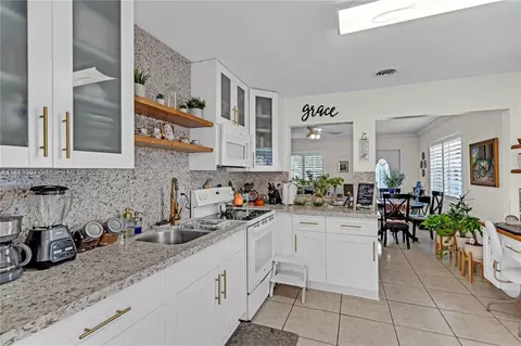 3901 E 3rd Ct, Hialeah, FL 33013 photo 9