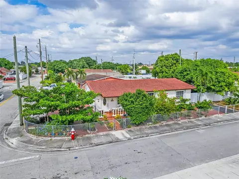 3901 E 3rd Ct, Hialeah, FL 33013 photo 3