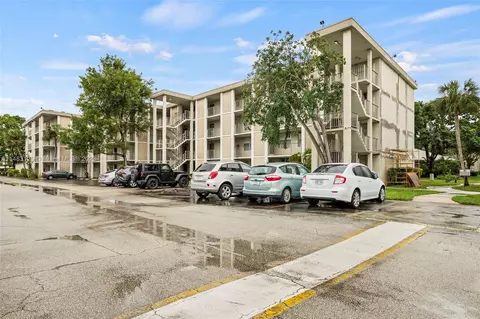 2999 NW 48th Ave #246, Lauderdale Lakes, FL 33313