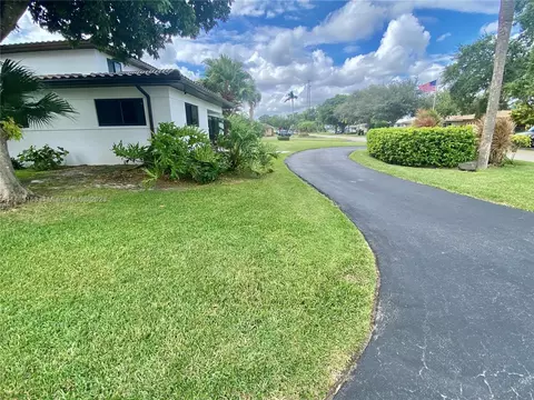 Exterior - 3202 Harrison St, Hollywood, FL 33021 photo 4 of 16