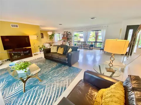 Living - 3202 Harrison St, Hollywood, FL 33021 photo 3 of 4