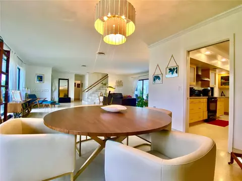 Dining - 3202 Harrison St, Hollywood, FL 33021 photo 2 of 4