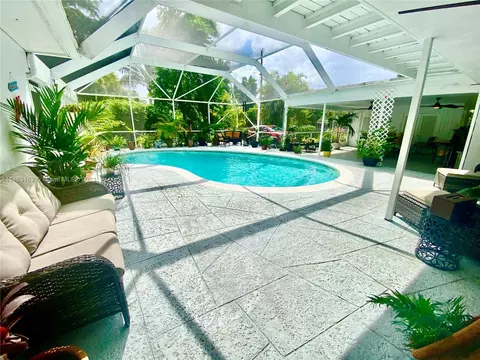 Exterior - 3202 Harrison St, Hollywood, FL 33021 photo 13 of 16