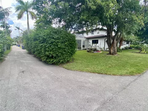 Exterior - 3202 Harrison St, Hollywood, FL 33021 photo 9 of 16