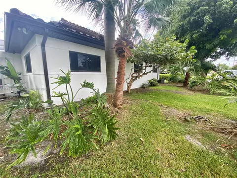 Exterior - 3202 Harrison St, Hollywood, FL 33021 photo 8 of 16