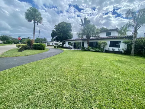 Exterior - 3202 Harrison St, Hollywood, FL 33021 photo 3 of 16