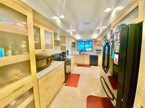 Kitchen - 3202 Harrison St, Hollywood, FL 33021 photo 1 of 2