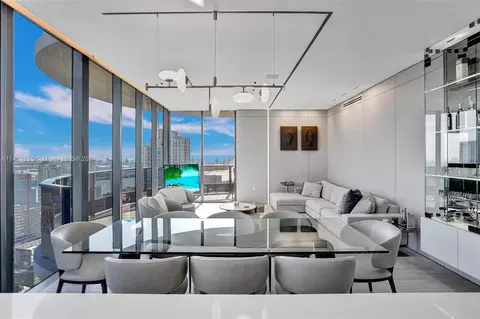 1000 Brickell Plz #PH5208, Miami, FL 33131