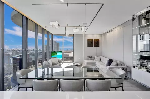 1000 Brickell Plz #PH5208, Miami, FL 33131