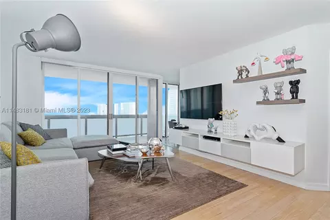 20185 E Country Club Dr #1509, Aventura, FL 33180