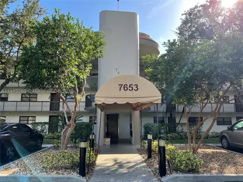 7653 NW 79th Ave #111, Tamarac, FL 33321