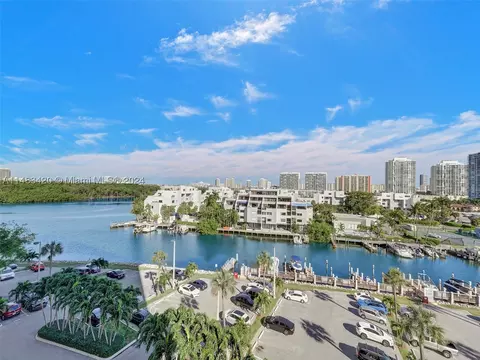 400 Kings Point Dr #724, Sunny Isles Beach, FL 33160