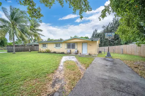 1300 NW 18th Ct, Fort Lauderdale, FL 33311