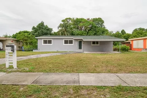 1051 Park Dr, Fort Lauderdale, FL 33312