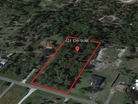 621 NE 12 St, Naples, FL 34120