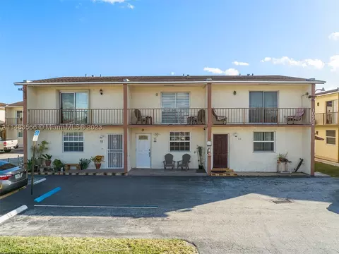 10952 SW 3rd St #E2, Sweetwater, FL 33174