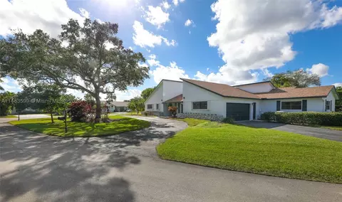 9701 Sea Turtle Dr, Plantation, FL 33324