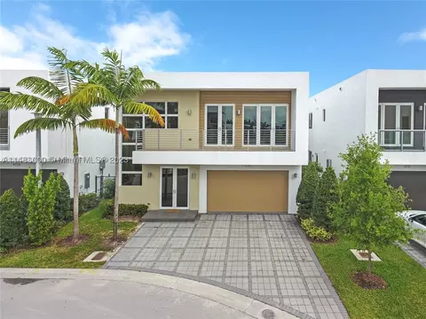 9719 NW 75th Ter, Doral, FL 33178