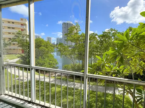 2930 Point East Dr #E210, Aventura, FL 33160
