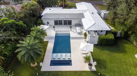 8975 NW 1st Ave, El Portal, FL 33150