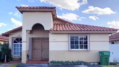 9082 NW 111th Ter, Hialeah Gardens, FL 33018