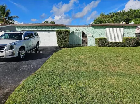 8625 Claridge Dr, Miramar, FL 33025