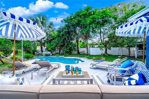 215 SW 5th St, Dania Beach, FL 33004
